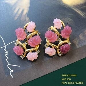 - - - 18K GP Vintage Rose 🌷Earrings